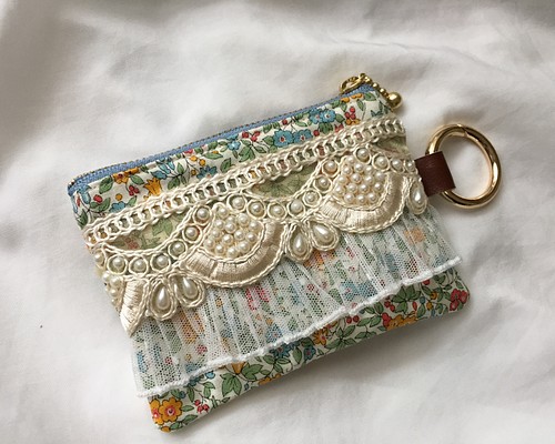 インド刺繍 リボン × リバティ ファスナーポーチ カラビナ付き 花柄