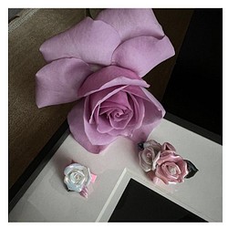 セラミック　ピンク花　白い花　２枚セット　ヘアピン　髪留め　ヘアクリップ　ヘアバレッタ　ヘアアクセサリ— 1枚目の画像