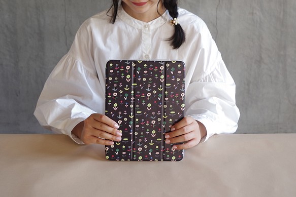 yukino iPad case「Flowers」 1枚目の画像