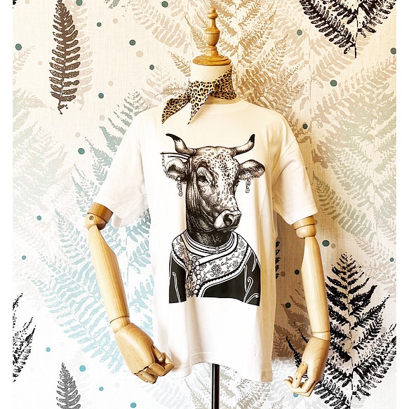 白tシャツ 半袖 動物 牛 Tシャツ カットソー Xinx 通販 Creema クリーマ ハンドメイド 手作り クラフト作品の販売サイト