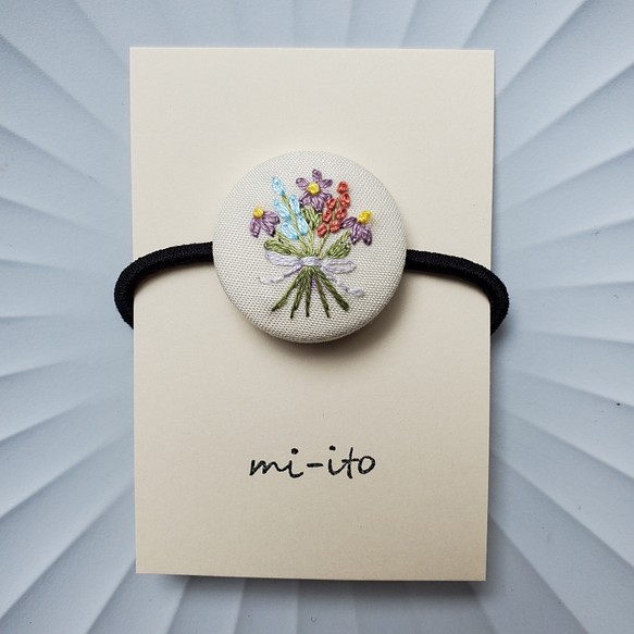 刺繍ヘアゴム no. 012 くるみボタン 《送料無料》 ヘアゴム mi-ito