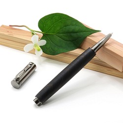 木頭水性圓珠筆 磁性筆帽（黑色硬木；鍍青銅色） 第1張的照片