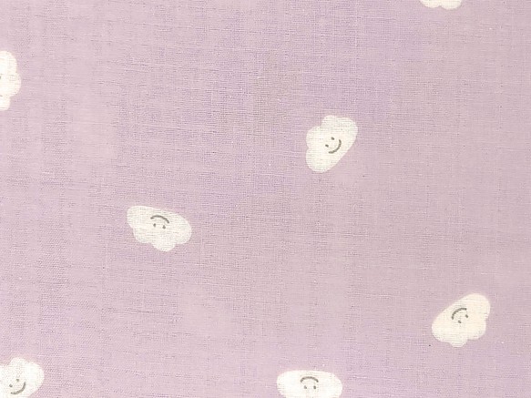 Ｗガーゼ 生地【50×110cm】 にっこり雲さん 雲 空 かわいい ベビーグッズ 布 ラベンダー 紫 1枚目の画像