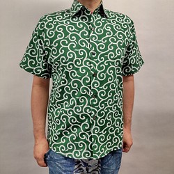 半袖和柄シャツ（唐草模様）緑 1枚目の画像