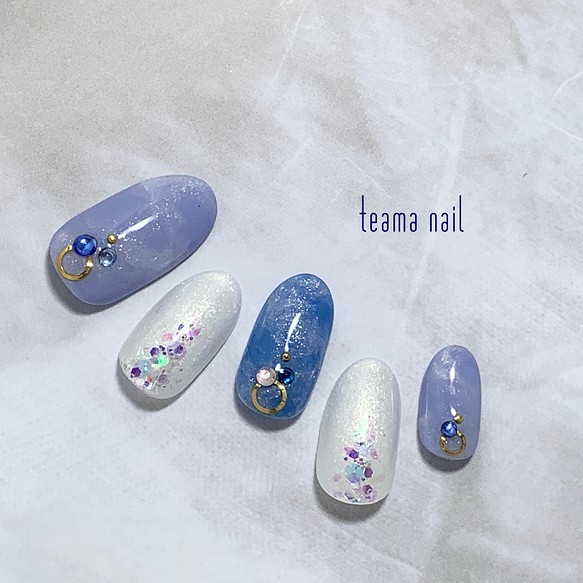 No 007 ブルーカラー マーブル 六角ホロ スワロフスキー 夏ネイル 普段使い お出かけ ネイルチップ ネイルシール Teama Nail ティーマ ネイル 通販 Creema クリーマ ハンドメイド 手作り クラフト作品の販売サイト