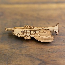 【木ｔｃｈ】クルミの木・ブローチ　trumpet（今夜みる夢）トランペット 1枚目の画像