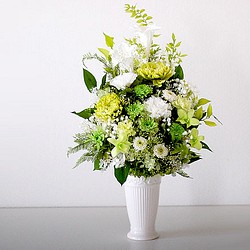 【仏花】再販＊プチホルンを使った緑白のお供え花【供花】 1枚目の画像
