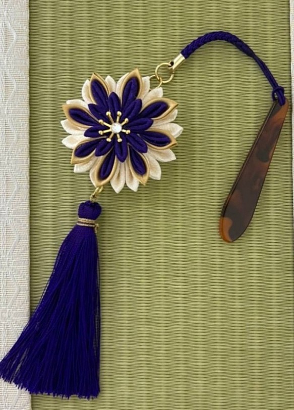 つまみ細工❀帯飾り❀根付❀紫 1枚目の画像