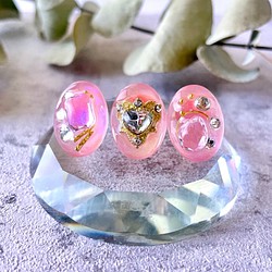 glass oval moisture pure pink Earrings 1枚目の画像