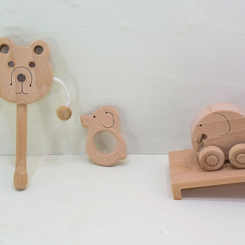 夏の福袋 手作り木のおもちゃ 熊さんのでんでん太鼓と象さんのクルリンカー 木製 赤ちゃん おもちゃ 人形 木のおもちゃ屋さん 通販 Creema クリーマ ハンドメイド 手作り クラフト作品の販売サイト