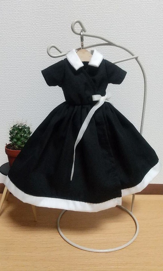 リカちゃん☆ドール服☆たっぷりギャザーのカシュクールワンピース