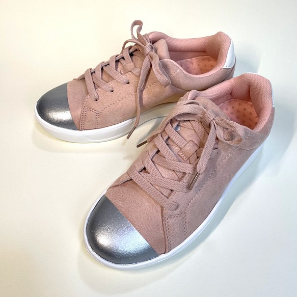 非常輕便！麂皮雙色運動鞋（淡粉色 x 銀色）23.0〜24.0cm 第1張的照片