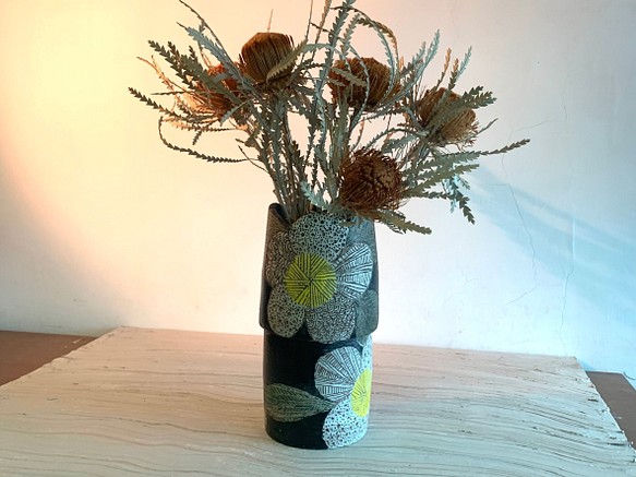 花。紋陶製造型花瓶_陶製花器花皿 第1張的照片