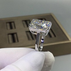 newデザイン】オーバル モアサナイト ダイヤ リング K18WG 指輪 