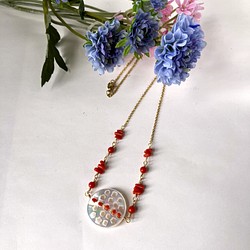 マザーオブパール＆サルディーニャ珊瑚のネックレス 1枚目の画像