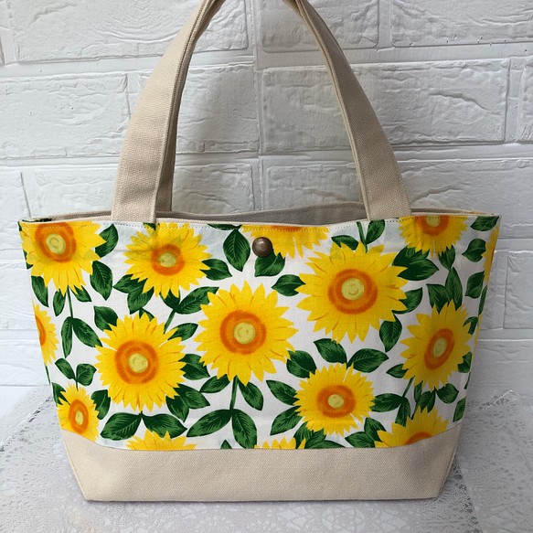刺繍》ひまわりレディ 黄色いお花柄♡A4サイズが入るトートバッグ - バッグ