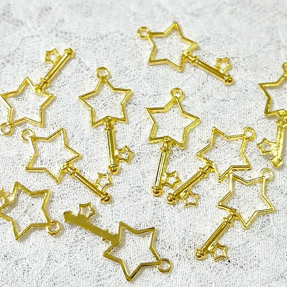 レジン空枠　星の鍵　キー　10個セット　ゴールド　 A-10-3 1枚目の画像