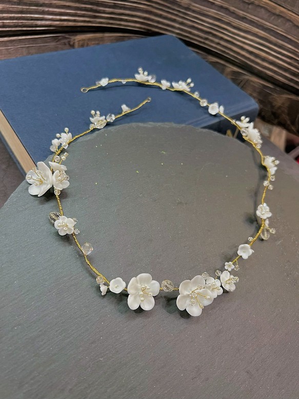 冒牌老闆娘 king_boss陶瓷白色花朵水晶頭飾花冠-新娘x婚紗 第1張的照片