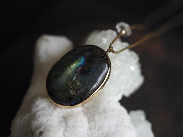 labradorite brass necklace (honoh) gstaaddelivery.x10.mx