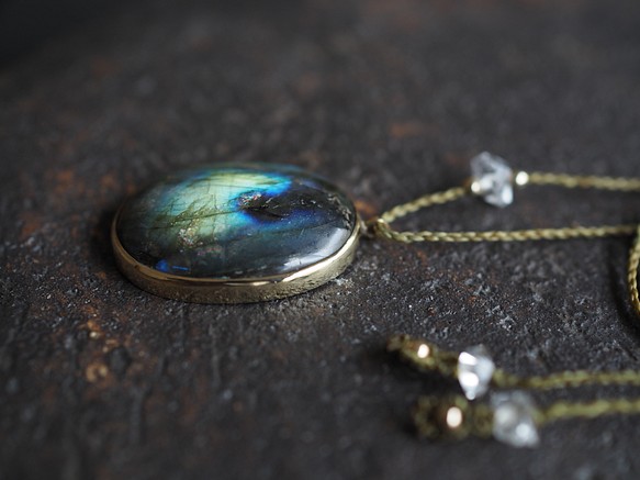 labradorite brass necklace (honoh) gstaaddelivery.x10.mx