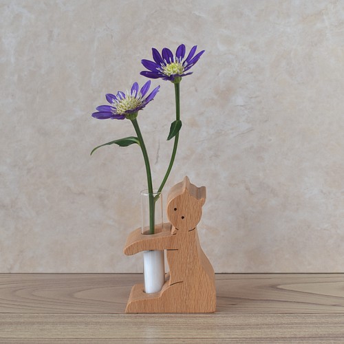 木の一輪挿し ねこ１ 一輪挿し・花瓶・花器 Ｗoodcraft-N 通販｜Creema