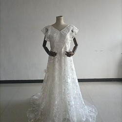 高質量！婚紗3D立體蕾絲刺繡預拍人氣提升 第1張的照片