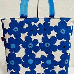 北欧花柄風トートバッグ（ブルー） 1枚目の画像