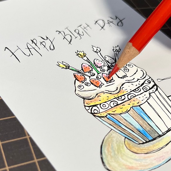自分でケーキを色塗りする誕生日カード 1枚目の画像