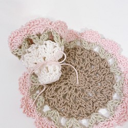 花束ドイリー・コースター(ホワイト)-かぎ編み・レース編み- 1枚目の画像