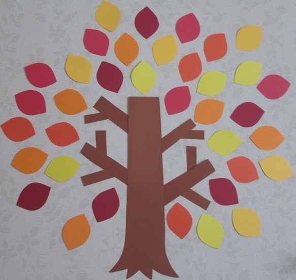 大きい木（紅葉（こうよう）ver.） 秋の壁面飾り 画用紙 保育 壁面