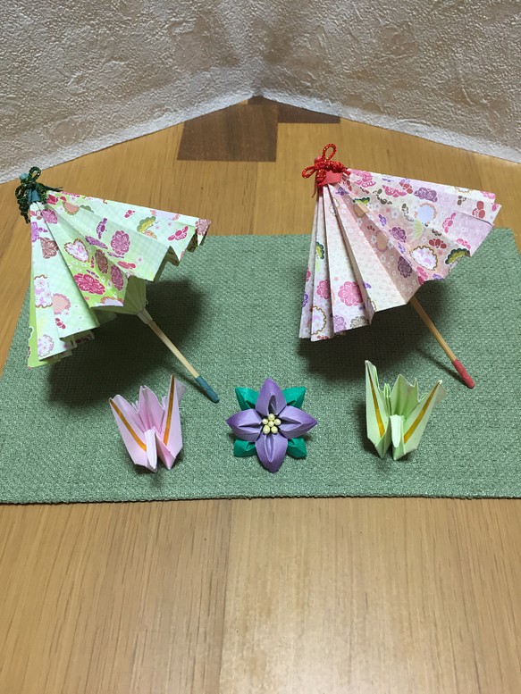折り紙、折り紙傘、番傘、祝い鶴、花、結婚式、お祝い、和雑貨、和小物、敬老の日のプレゼント 1枚目の画像