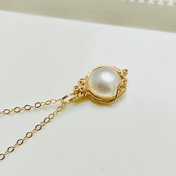 [14kgf］白蝶半形真珠(マベパール)ワイヤーラップペンダントトップ 1枚目の画像