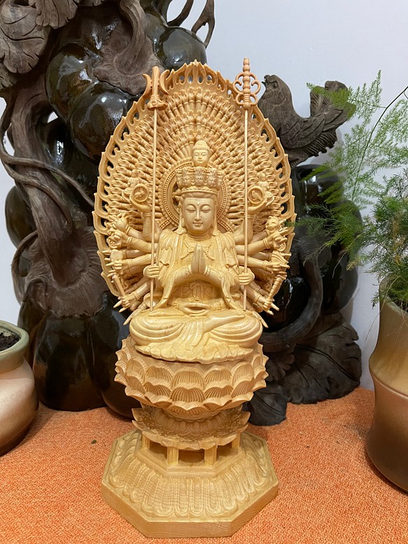 最新作 総檜材 仏教工芸品 木彫仏教 精密彫刻 十一面観音菩薩座像-