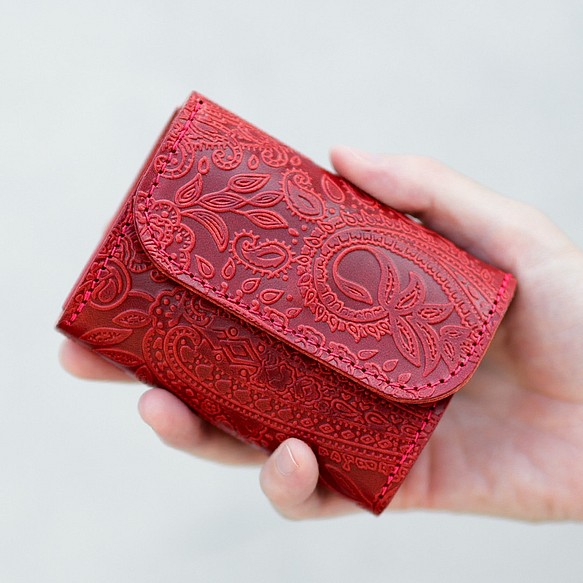 小さい財布 送料無料 栃木レザー ペイズリー型押し コンパクト ウォレット PABLO レッド 本革 ミニ財布 1枚目の画像
