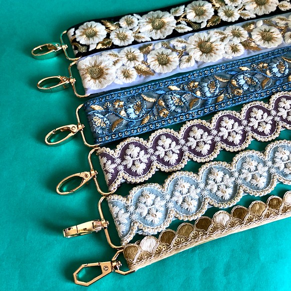 no.3】インド刺繍リボンのスマホポシェット サコッシュ