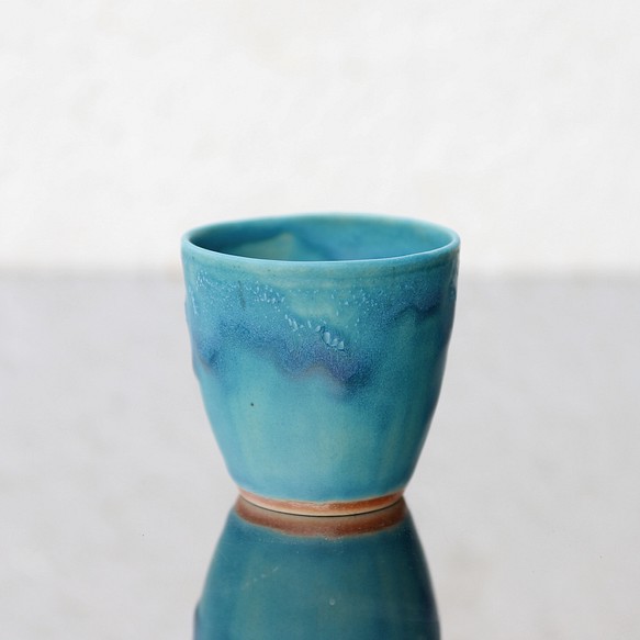 翻譯中，綠松石藍釉杯 第1張的照片
