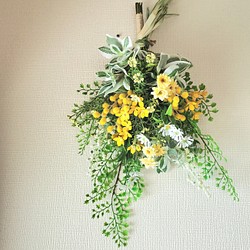 元気の出る黄色の小花スワッグ～約40cm～『Creema限定』