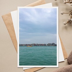 ベネチアの黄色いボート ｜ イタリアの風景ポストカード 1枚目の画像