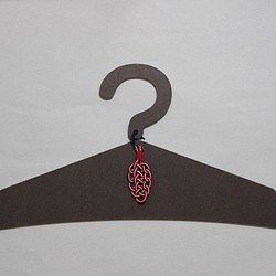 紙製ハンガー　「J&M HANGER黒・水引羽」  紙製、水引き、掛けやすい、縁起物、羽 1枚目の画像