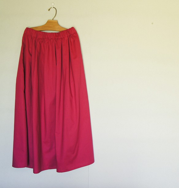 きれい色スカート　ラズベリー 1枚目の画像