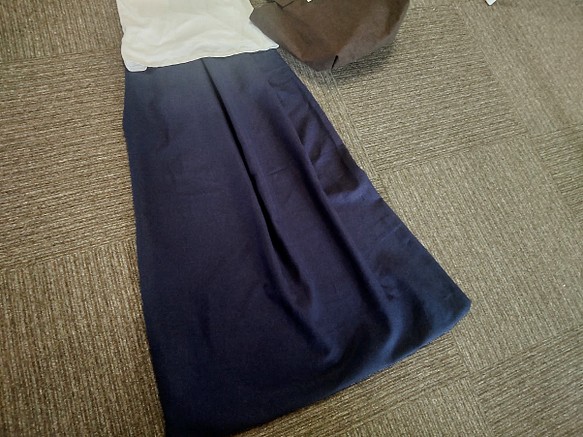 ★着丈90㎝まで★ヨーロッパリネン・100％★濃紺のギャザースカート★受注製作★ 1枚目の画像