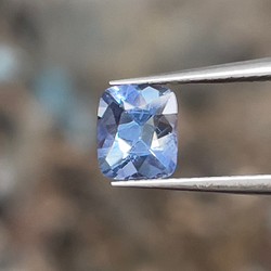 サファイア ブルー サファイア ルース 0.95 カラット シザー カット 美しい天然宝石 1枚目の画像