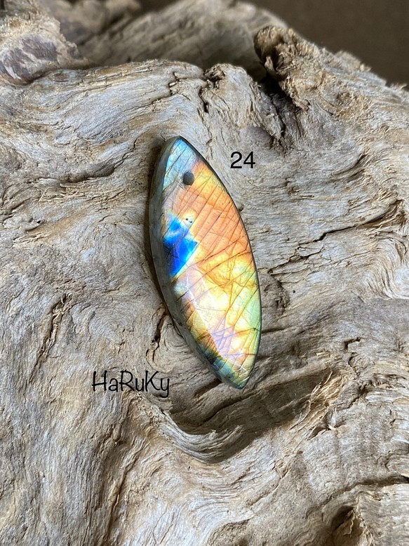 Multicolor Marquise ラブラドライト ルース 24 天然石 穴あり 1枚目の画像