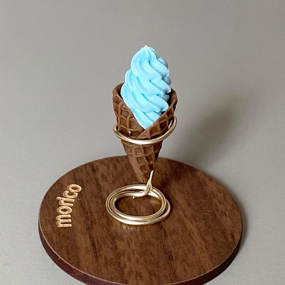 ミニチュアソフトクリーム『チョコ×ミント』 1枚目の画像