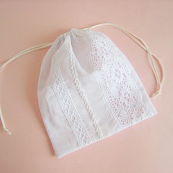 可愛いレースの巾着袋(白） 1枚目の画像