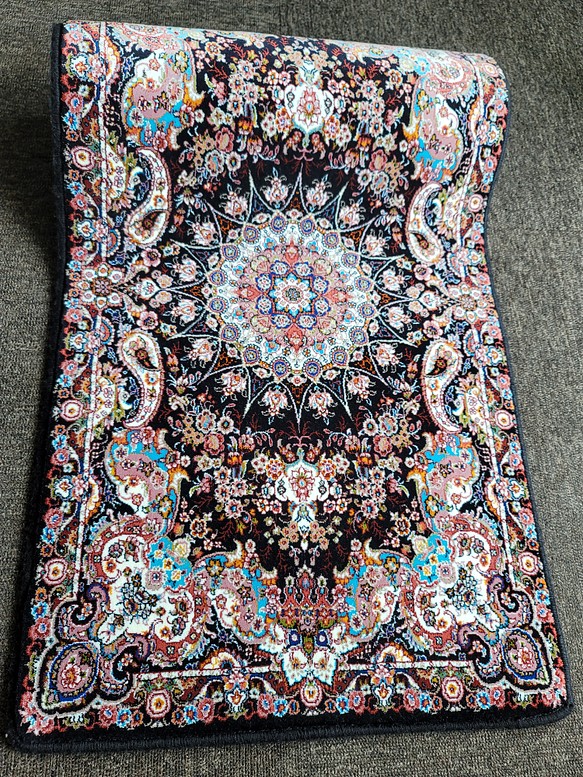 ペルシャ絨毯 ウール イラン製 50×84cm (数量限定) (約 1.5 キログラム