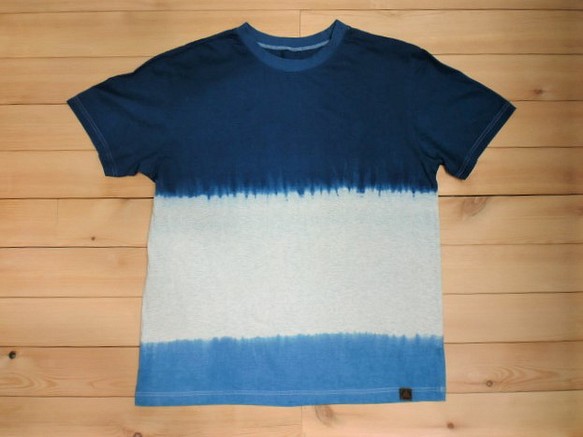 藍染めTシャツ　絞りグラデーション　日本製　Lサイズ 1枚目の画像