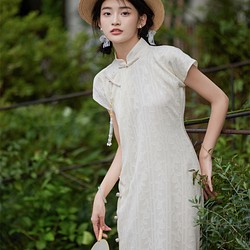 白色 條紋碎花溫柔古法少女旗袍 新中式中秋春節風改良洋裝連身裙 第1張的照片