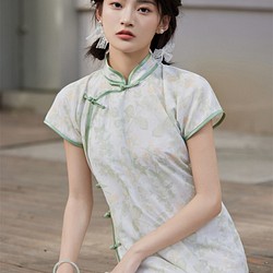 綠色邊 復古碎花雪紡古法少女旗袍 新中式中秋春節改良連身裙洋裝 第1張的照片