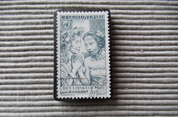 チェコスロバキア　切手ブローチ8214 1枚目の画像